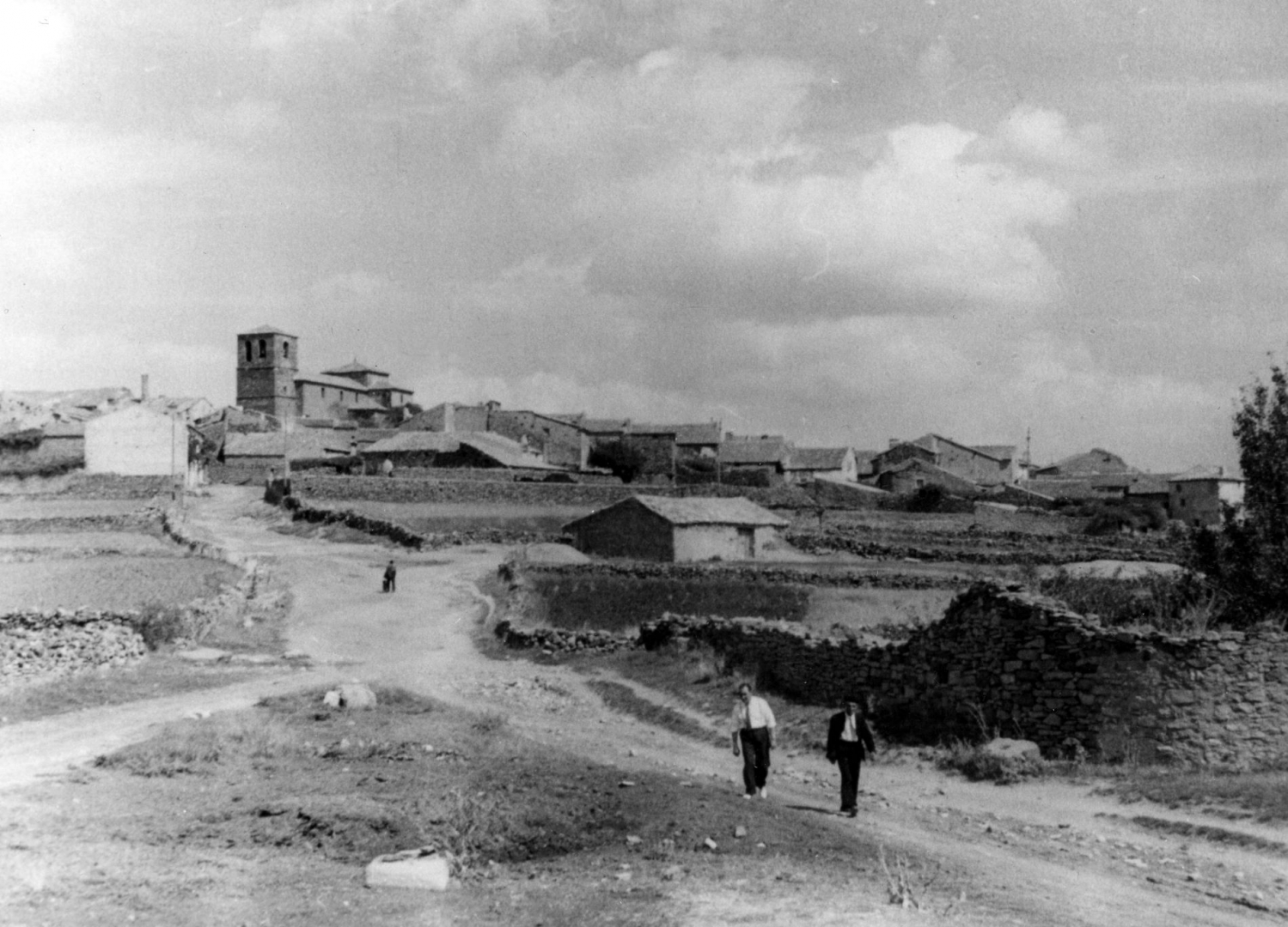 El Pobo de Dueñas (Guadalajara). 1950. Fondo Los Legados de la Tierra. Archivo de la Imagen de Castilla-La Mancha.