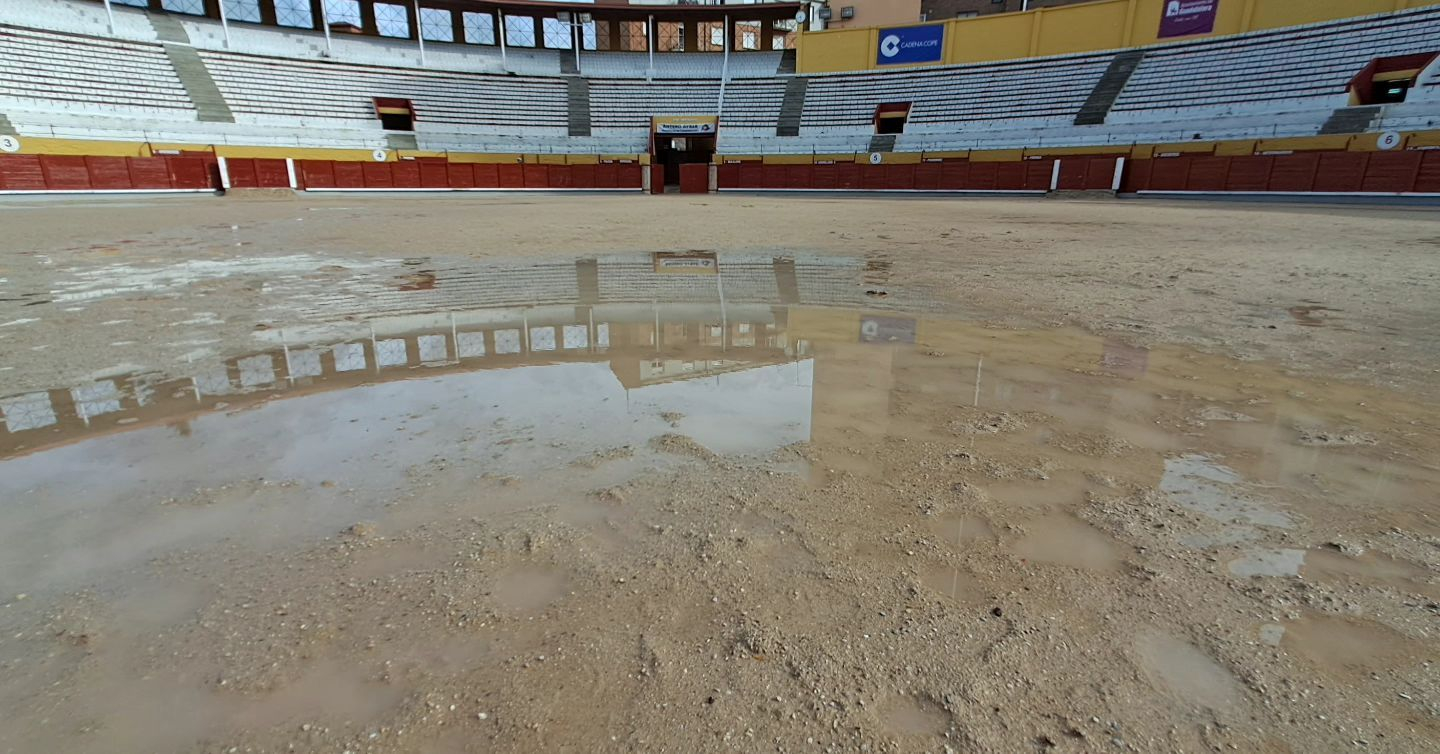 Las lluvias y la falta de previsión dejaron impracticable la Plaza de Toros//Imagen: Ayto. Guadalajara.