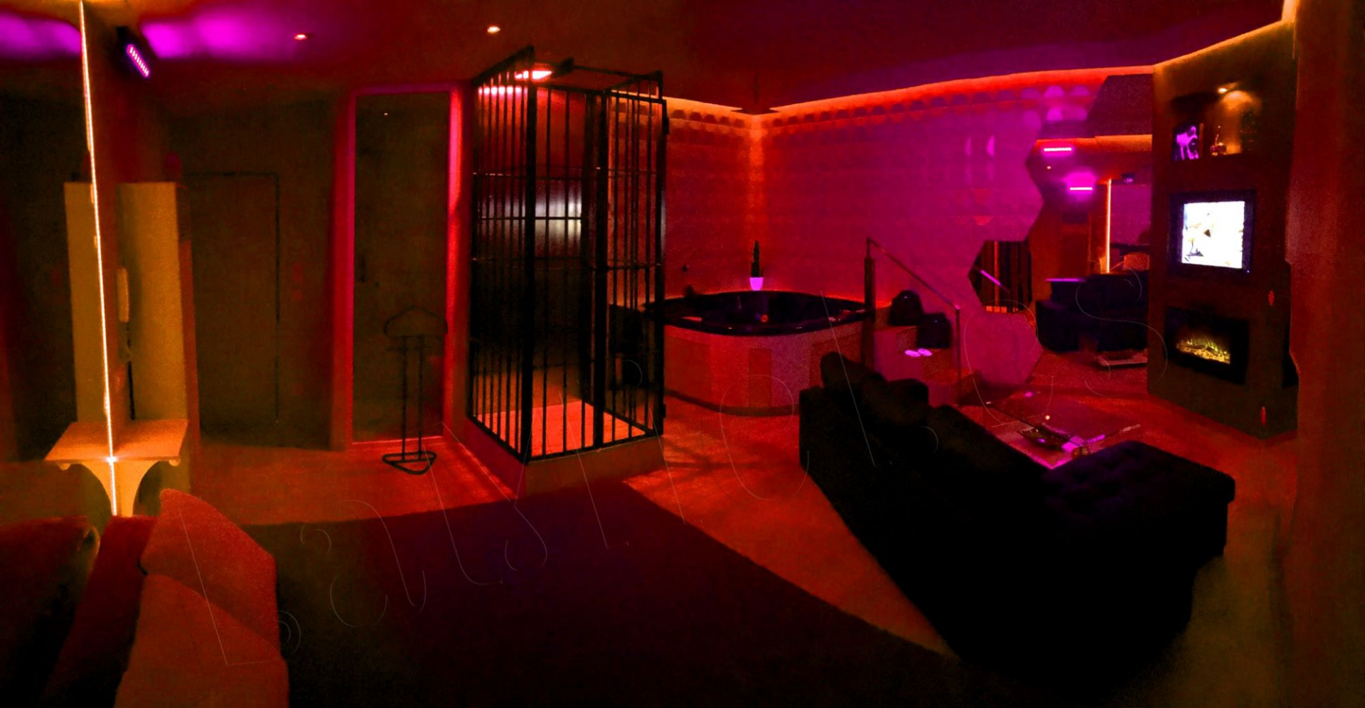 Imagen de una de las habitaciones de La Miel, publicitada como una discoteca en la página Discolive, que recoge un listado de los 'clubes nocturnos' de España//Imagen: Discotecaslive,com