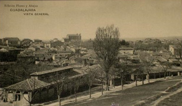 Guadalajara. Vista general principios del siglo XX. Procedencia foto: postal editada por Flores y Abejas//Imagen: Cortesía Enrique Aljandre.