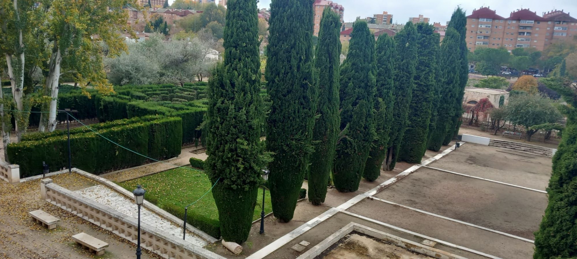 Los jardines del Palacio del Infantado podrían convertirse en jardín botánico o jardín botánico.