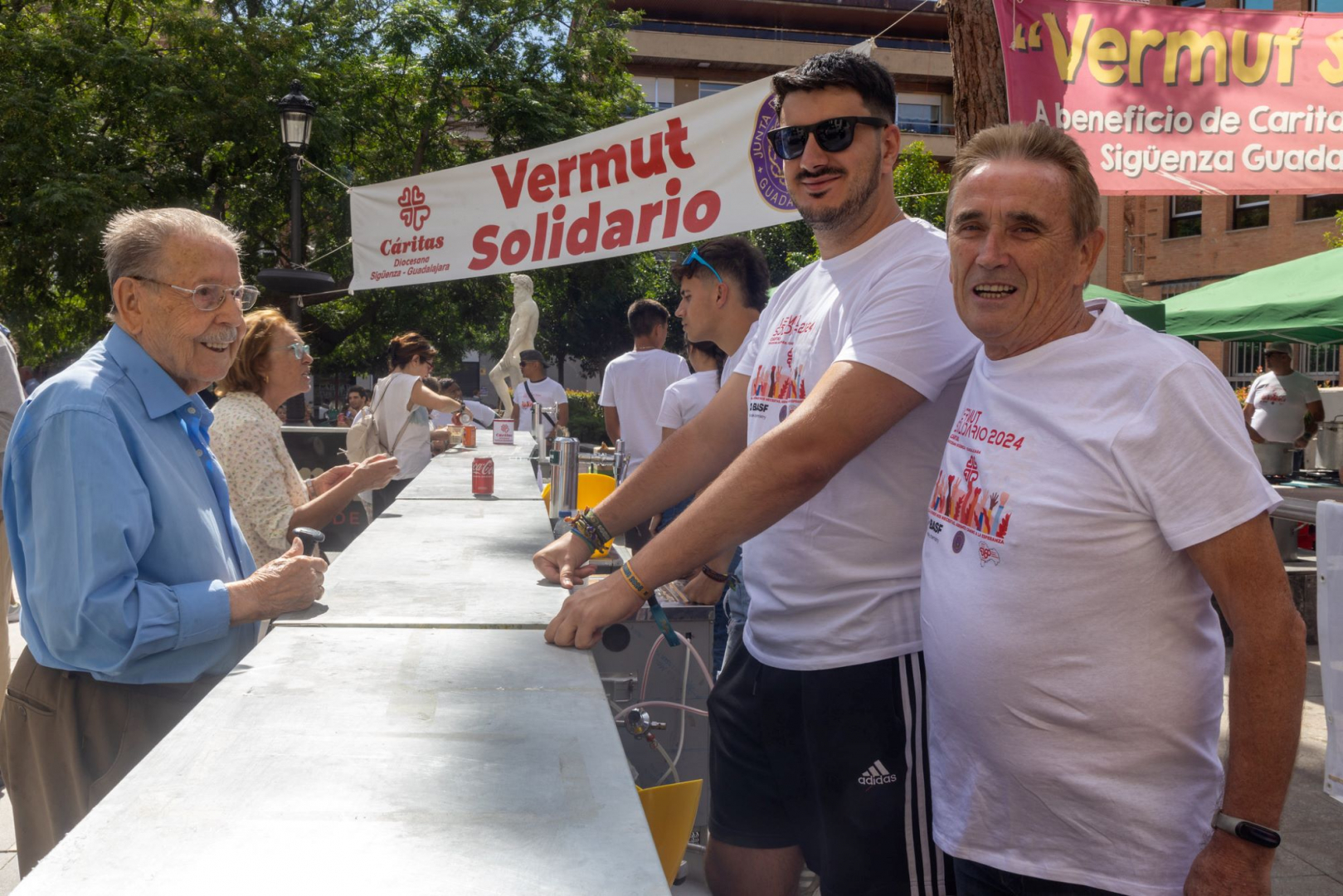 Vermut de Cáritas.
