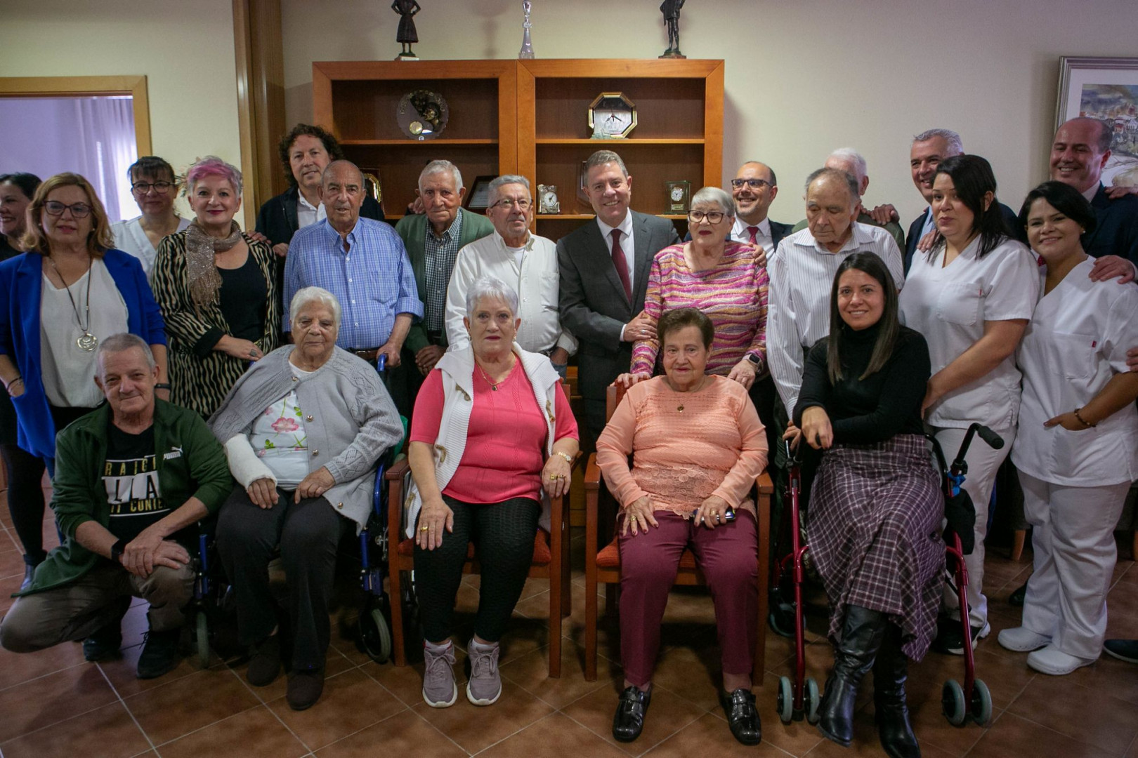 García-Page, en la vivienda tutelada de Hita//Imagen: Piedad López/JCCM.