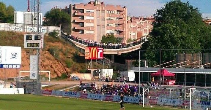 Meme sobre el puente de Julián Besteiro abarrotado de público//Fuente: Facebook Amigos de la Ciudad de Guadalajara.de 