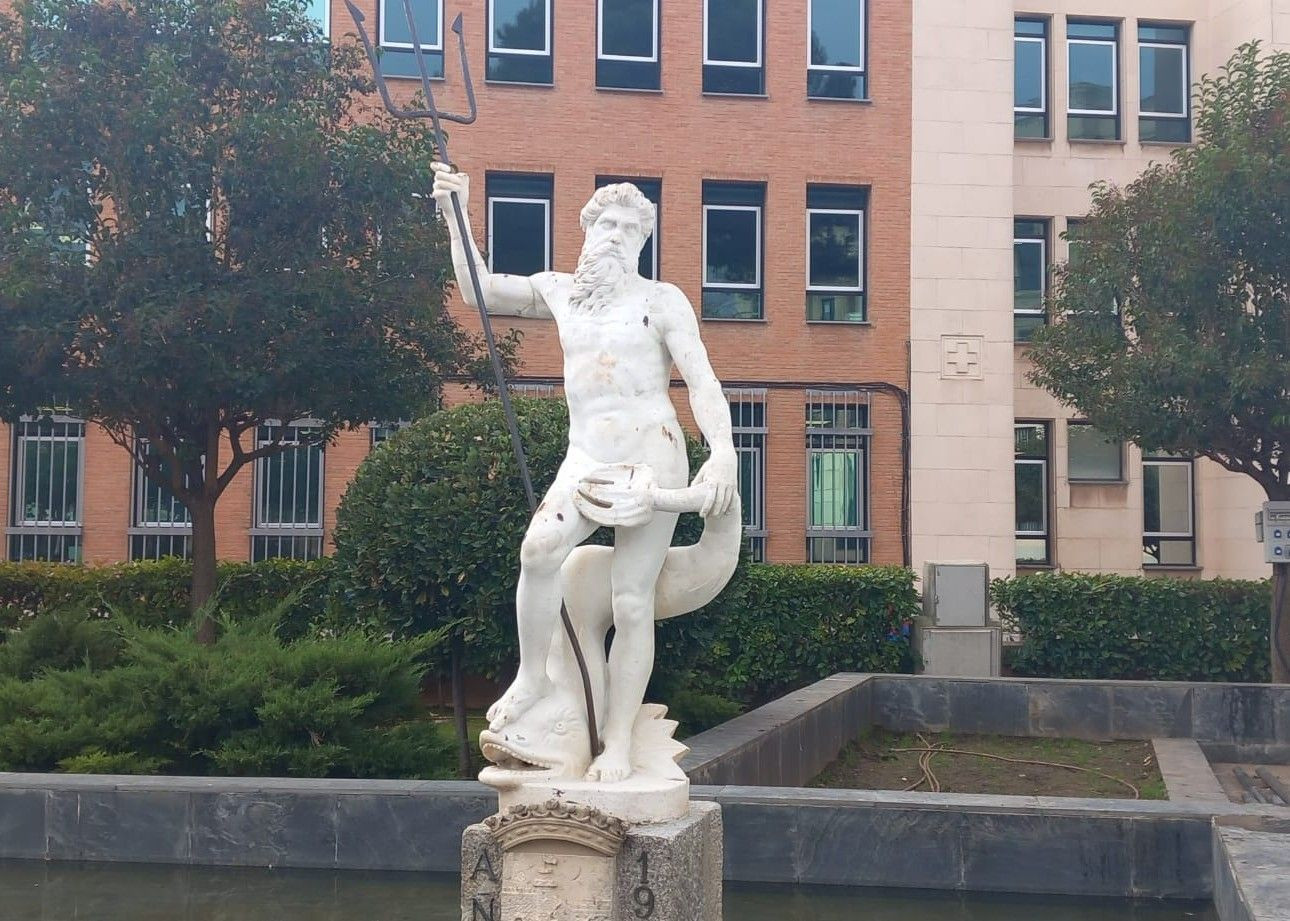 En l aimagen puede observarse la curvatura que ha quedado en el tridente.