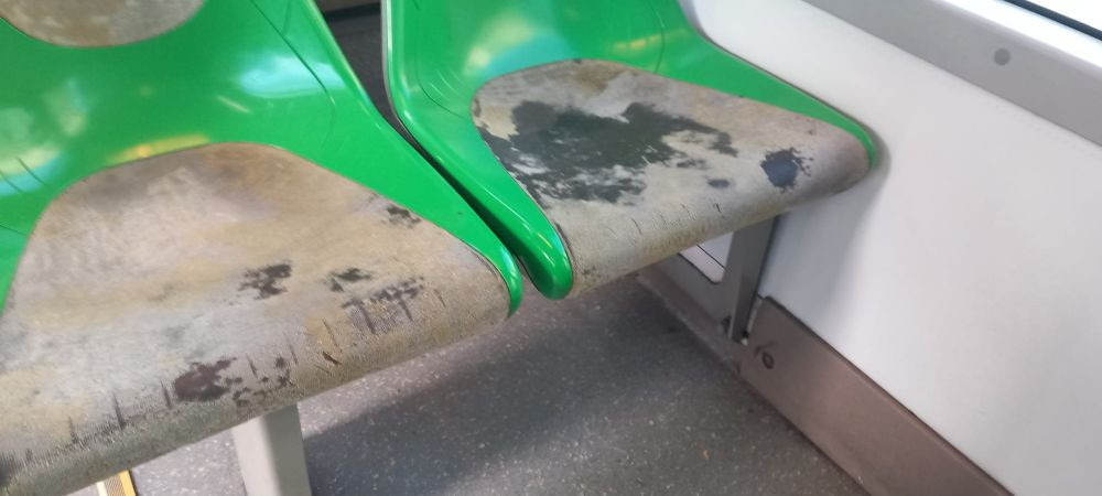 El deterioro de los asientos es una constante.