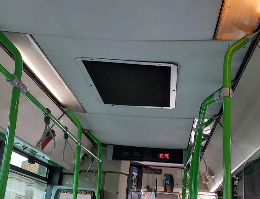 Elementos sin sujecci&oacute;n en el techo.