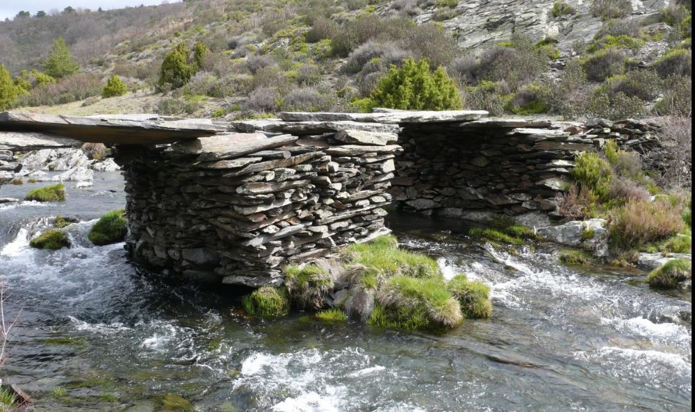 La Sierra Norte posee una rica geodiversidad, con rocas metam&oacute;rficas de la edad Paleozoica, como pizarras, esquistos y cuarcitas//Imagen: Red de &Aacute;reas Protegidas de CLM.