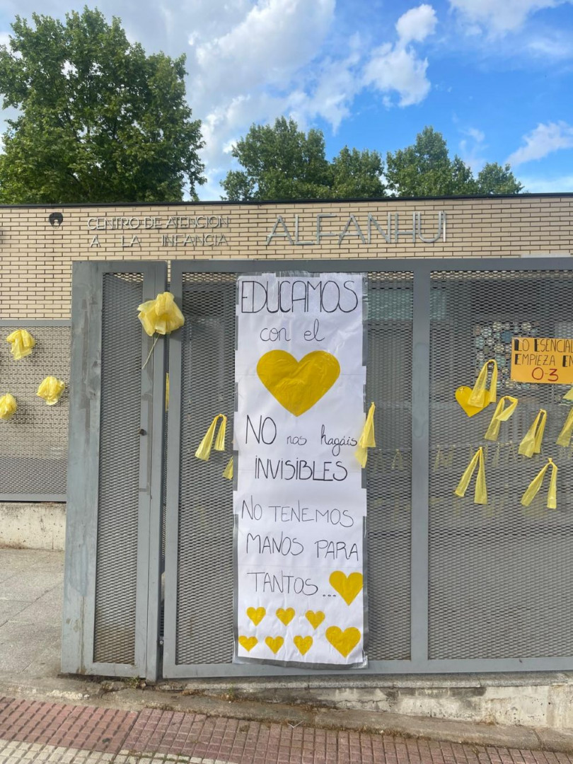 La Escuela Infantil Alfanhu&iacute;, de la capital, se ha 'vestido' de amarillo.