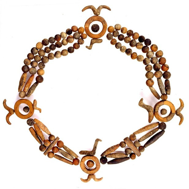 Collar sideral la necr&oacute;polis celtib&eacute;rica de Navafr&iacute;a, ubicada en el pueblo molin&eacute;s de Clares (Guadalajara). Procedencia foto: Museo Arqueol&oacute;gico Nacional.