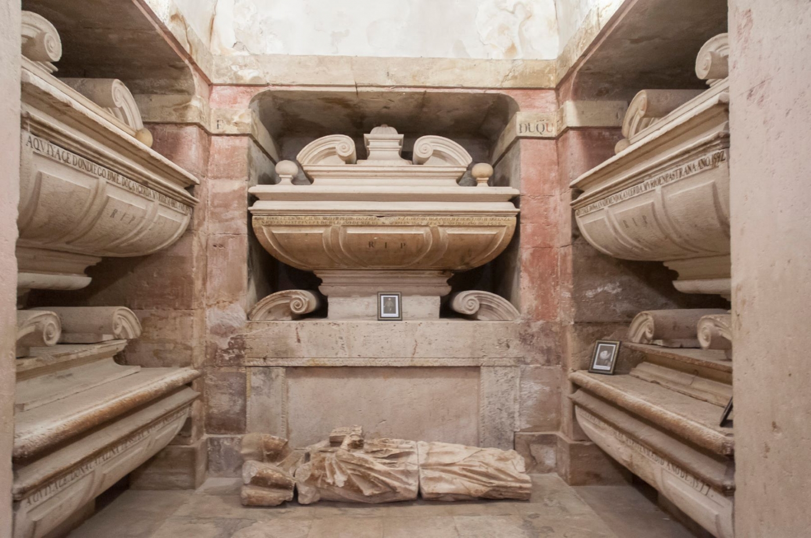 En la cripta están enterrados los príncipes de Éboli, otros Duques de Pastrana y los restos de los Mendoza, Duques del Infantado//Imagen: Turismo CLM.