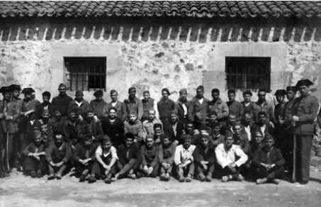 Prisioneros de Sigüenza en el convento de Santa Clara (Soria)//Imagen: Colección Carrascosa. AhpSO