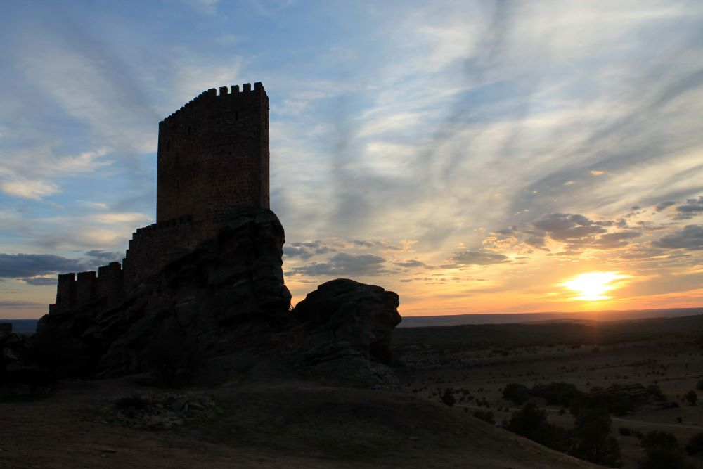 Castillo de Zafra, en la Sierra de Caldereros.