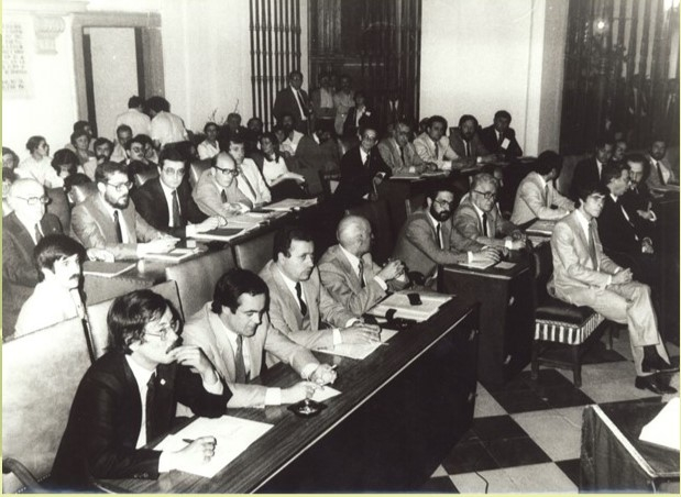 Sesión constitutiva de las primeras Cortes de Castilla-La Mancha el 31 de mayo de 1983. Imagen: Archivo Castilla-La Mancha