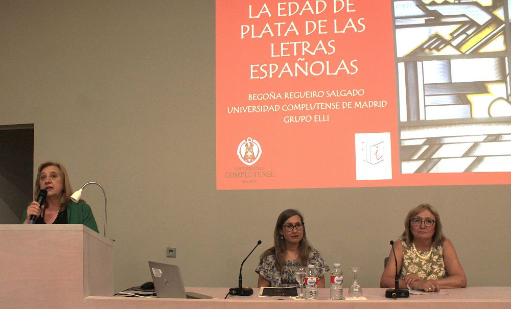 De izquierda a derecha, Riansares Serrano, directora del Archivo Provincial, Bego&ntilde;a Regueiro, comisaria de la muestra y Amparo Donderis, responsable del Archivo de Sig&uuml;enza y encargada de presentar a la ponente.