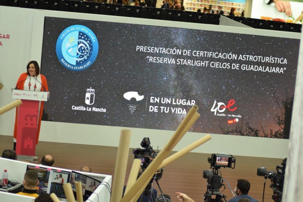 Presentación en Fitur de la Reserva Starlight Cielos de Guadalajara con la consejera de Economía, Empresas y Empleo, Patricia Franco.
