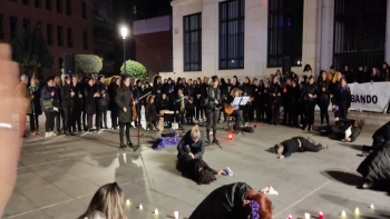 Coro de mujeres. Manifestacion 25 N