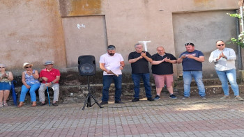 Concentración contra la eliminación de paradas de la línea Madrid, Teruel, Valencia