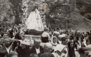 Procesión desde el Barranco de Hoz