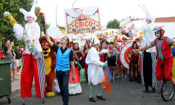 DESFILE PEÑAS 2026 ambiente (18).jpg