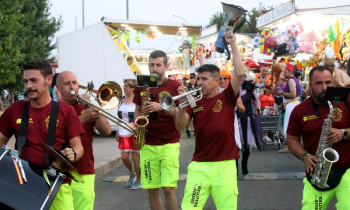 DESFILE PEÑAS 2026 ambiente (20).jpg