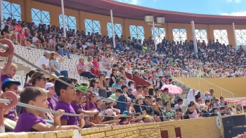 Publico exhibicion policia.jpg