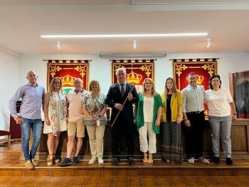 José Luis Vega (PSOE) recoge el bastón de mando en Mondéjar.