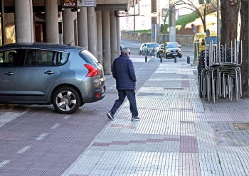 Las obras de mejora del firme y las aceras de Julián Besteiro oblicarán a cortar el tráfico en la zona del puente sobre el Henares