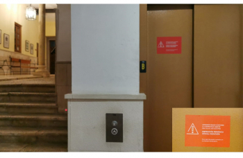 El Palacio de la Cotilla, sin ascensor por falta de pago del Ayuntamiento