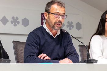 Toquero trata de justificar el abandono del fondo Buero sin aclarar por qué continúa en un almacén lleno de humedades