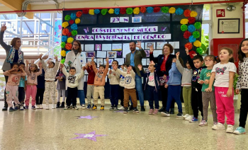 Escudero destaca la importancia de prevenir la violencia de género desde la Educación en una visita al CEIP Alcarria de Guadalajara