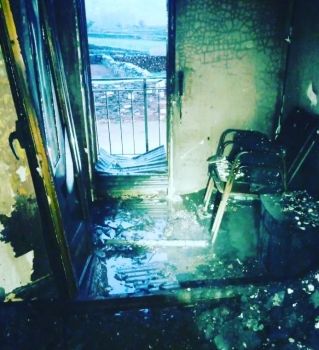 Un fallo en un aparato calentador de camas termina calcinando el dormitorio de una vivienda de Cantalojas