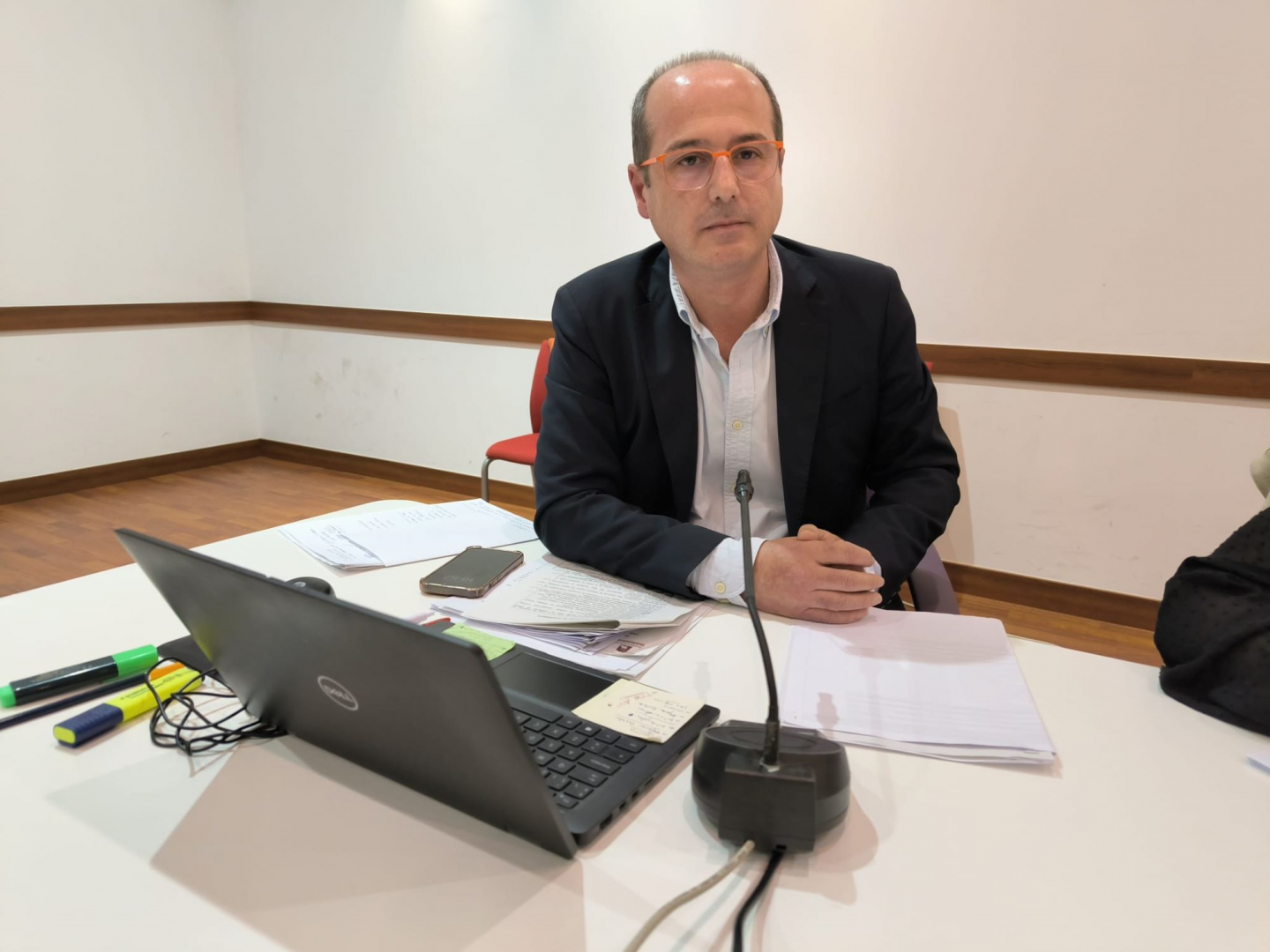 Alberto Rojo, en el Pleno municipal celebrado el viernes//Imagen: Grupo PSOE Ayuntamiento de Guadalajara.