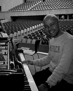 "Este espectáculo está basado en demostrar a la gente como la música potencia cualquier estado de ánimo"