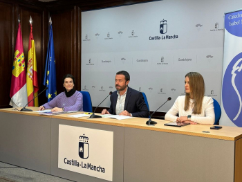 Un informe de la Cátedra Isabel Muñoz Caravaca revela las principales brechas de género en empleo, corresponsabilidad y violencia contra las mujeres
