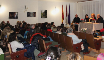 Molina de Aragón se reconcilia con la poesía a través de "Las crónicas del maldormir" de Asun Perruca