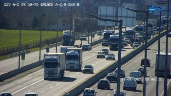 Retenciones en el kilómetro 51 de la A-2 por un accidente por alcance de dos turismos