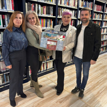 La Biblioteca León Gil de Cabanillas entrega las Cestas Literarias de la pasada Navidad 