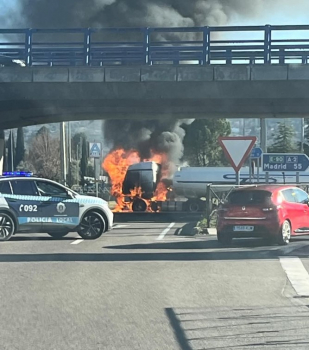 ÚLTIMA HORA: Ya se ha extinguido el incendio del camión de Cuatro Caminos