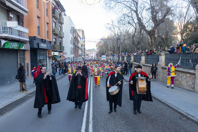 Pregón de Carnaval en Guadalajara, donde se concentran la gran mayoría de las botargas y personajes del Carnaval de la provincia. Imagen: Ayuntamiento de Guadalajara