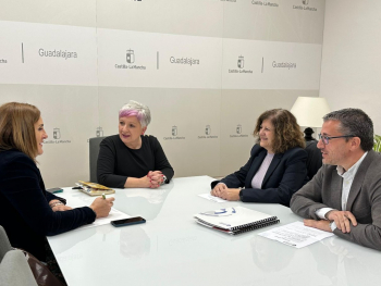 Se celebra el primer encuentro oficial entre la delegada de la Junta en Guadalajara y la patronal alcarreña