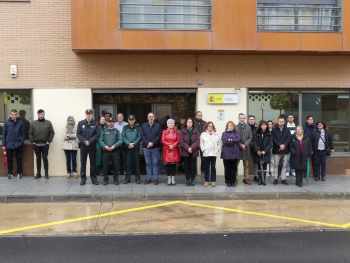 Minuto de silencio en la Subdelegación del Gobierno en Guadalajara tras confirmarse dos nuevos asesinatos machistas