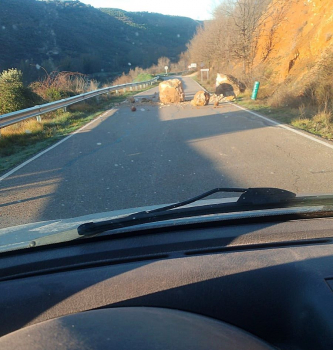 Abierta al tráfico la GU-115 entre Argecilla y Castejón, afectada por un desprendimiento de rocas