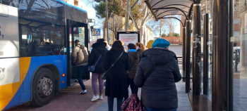 Los trabajadores de los autobuses urbanos, al borde de la huelga