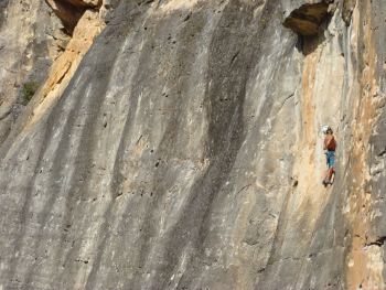 Escaladores de Guadalajara se unen en un proyecto pionero en España para equilibrar deporte y protección del medio ambiente