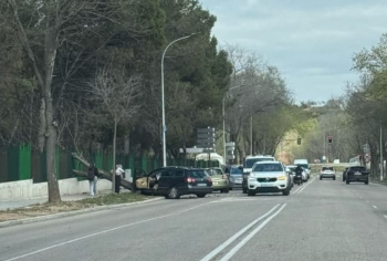 Aparatosa colisión de dos vehículos a la altura del Zoo Municipal 