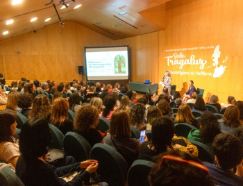 Gran participación en la charla sobre menopausia con Marta Marcé celebrada en la Sala Tragaluz