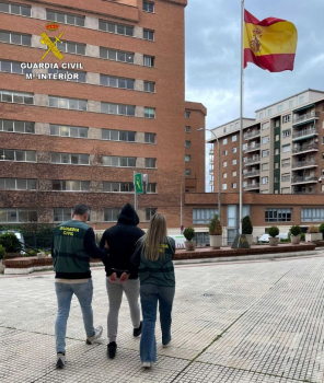 La Guardia Civil detiene a dos miembros de un grupo violento juvenil por el presunto secuestro y agresión a un joven de Cabanillas
