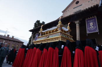 El Foro por la Memoria pide al obispo que se retire del programa de Semana Santa la frase que "glorifica la dictadura"