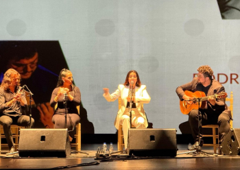 La XXXII Cumbre Flamenca ahondó en el flamenco extremeño con el Teatro Buero Vallejo repleto de público